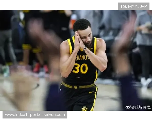 勇士主帅科尔末节换人立奇功，四分钟轰11-0逆转灰熊，临场指挥显神威